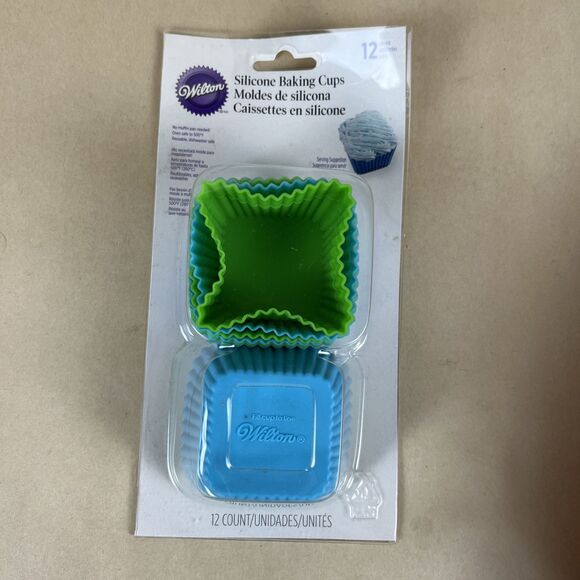 Wilton‎ Silicone Square Baking Cups  12 pk - Picture 1 of 4